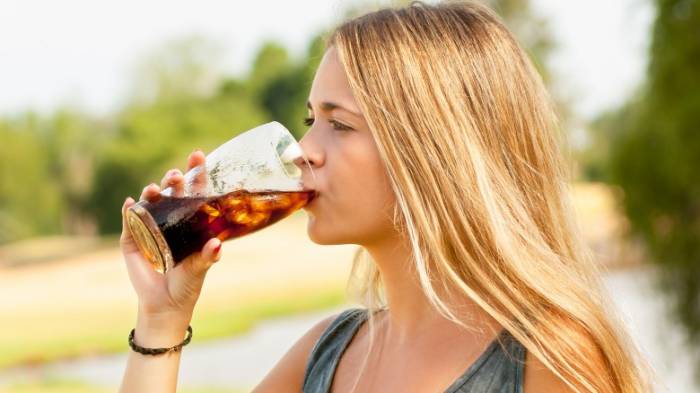 Ginjal Bisa Rusak Jika Minum Soda Setelah Olahraga